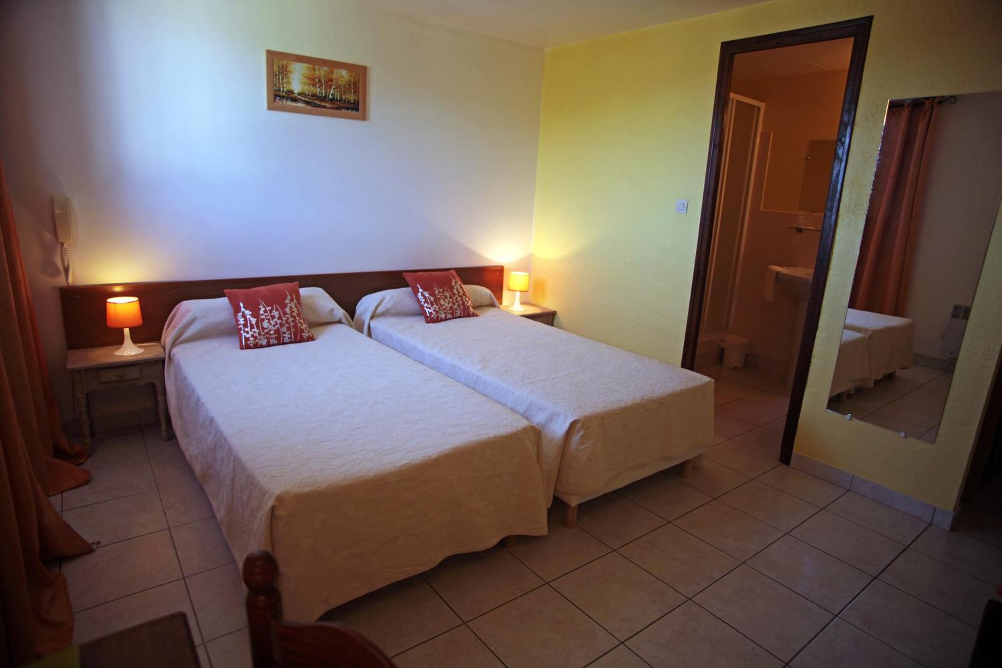 Logis Hotel Le Pressoir Saint-Chinian Εξωτερικό φωτογραφία