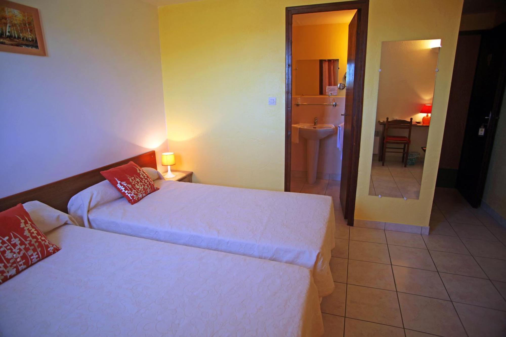 Logis Hotel Le Pressoir Saint-Chinian Εξωτερικό φωτογραφία